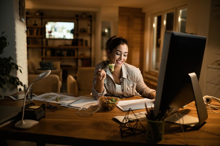 Fitting Online fitness classes into a busy schedule for professionals